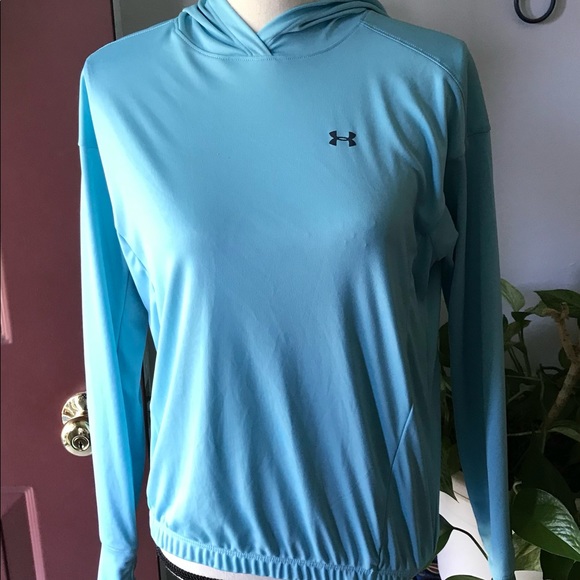 Under Armour Tops - EUC WOMEN’S UNDER ARMOR PULLOVER